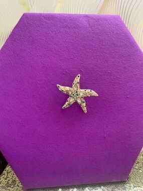 Starfish Rhinestone Embedded Brooch